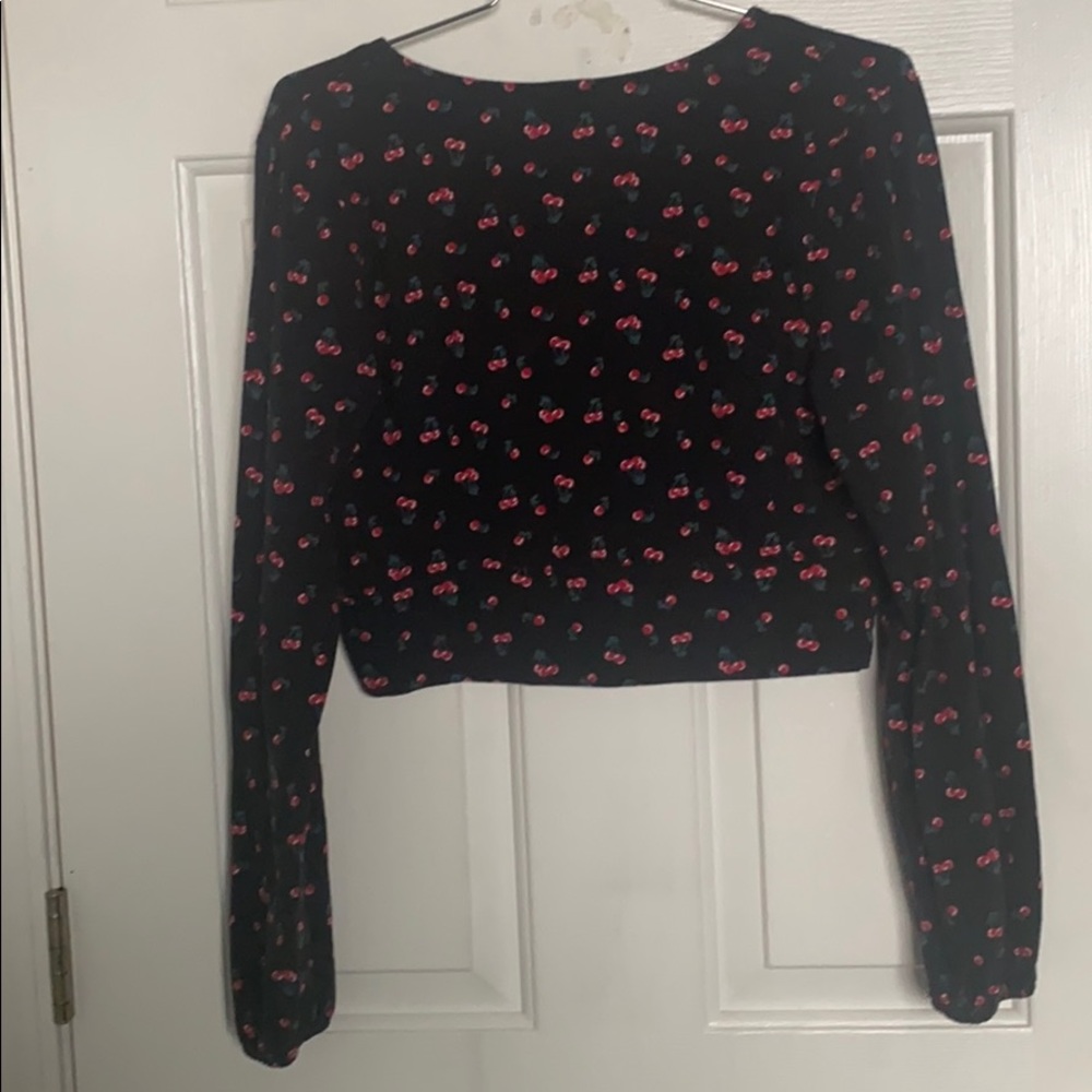 SOLD 🍒Cherry Crop Top🍒 - Picture 4 of 4
